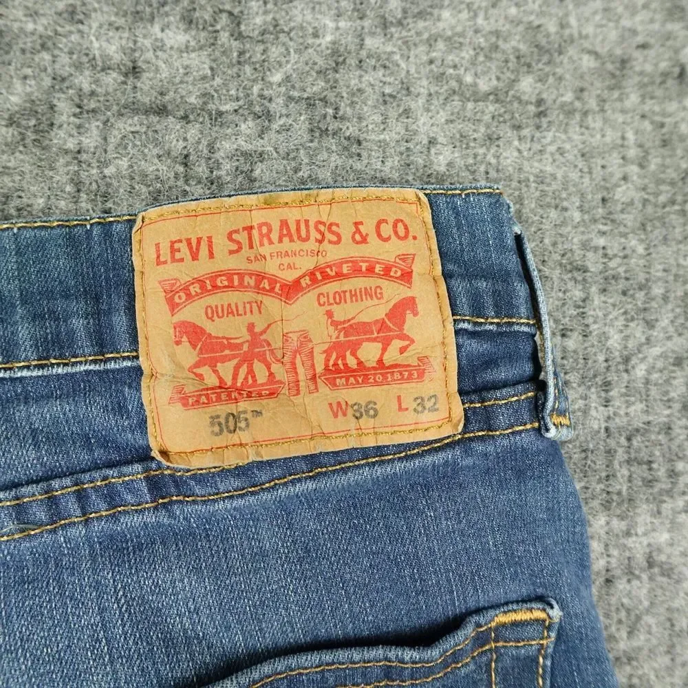 Levis Jeans Mens 36X32 Blue Denim 505 Regular Fit Straight Leg Casual Med Wash‎
